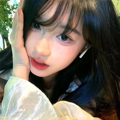 燕子与鹦鹉
